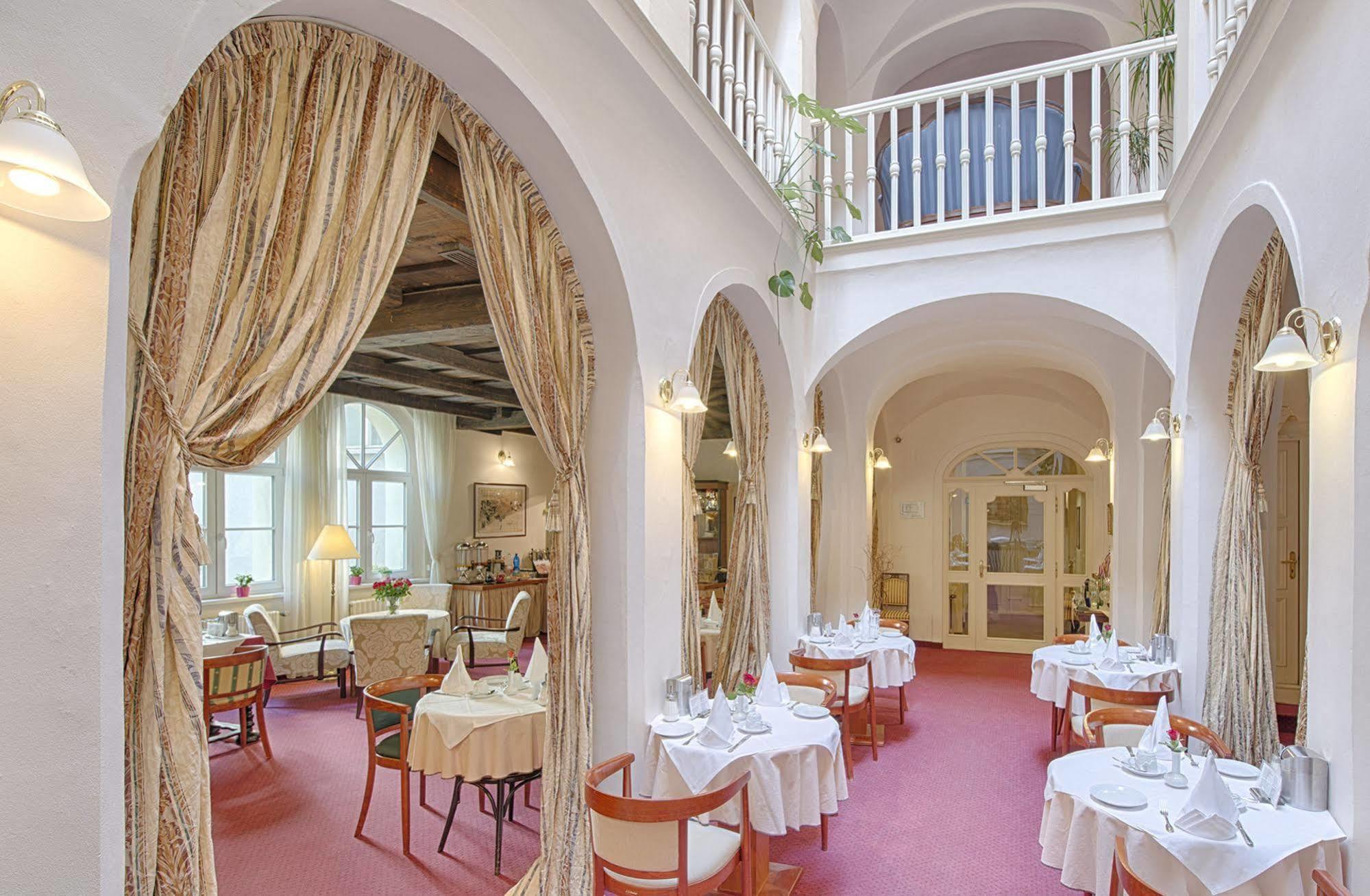 Hotel Embassy Karlovy Vary Exterior foto
