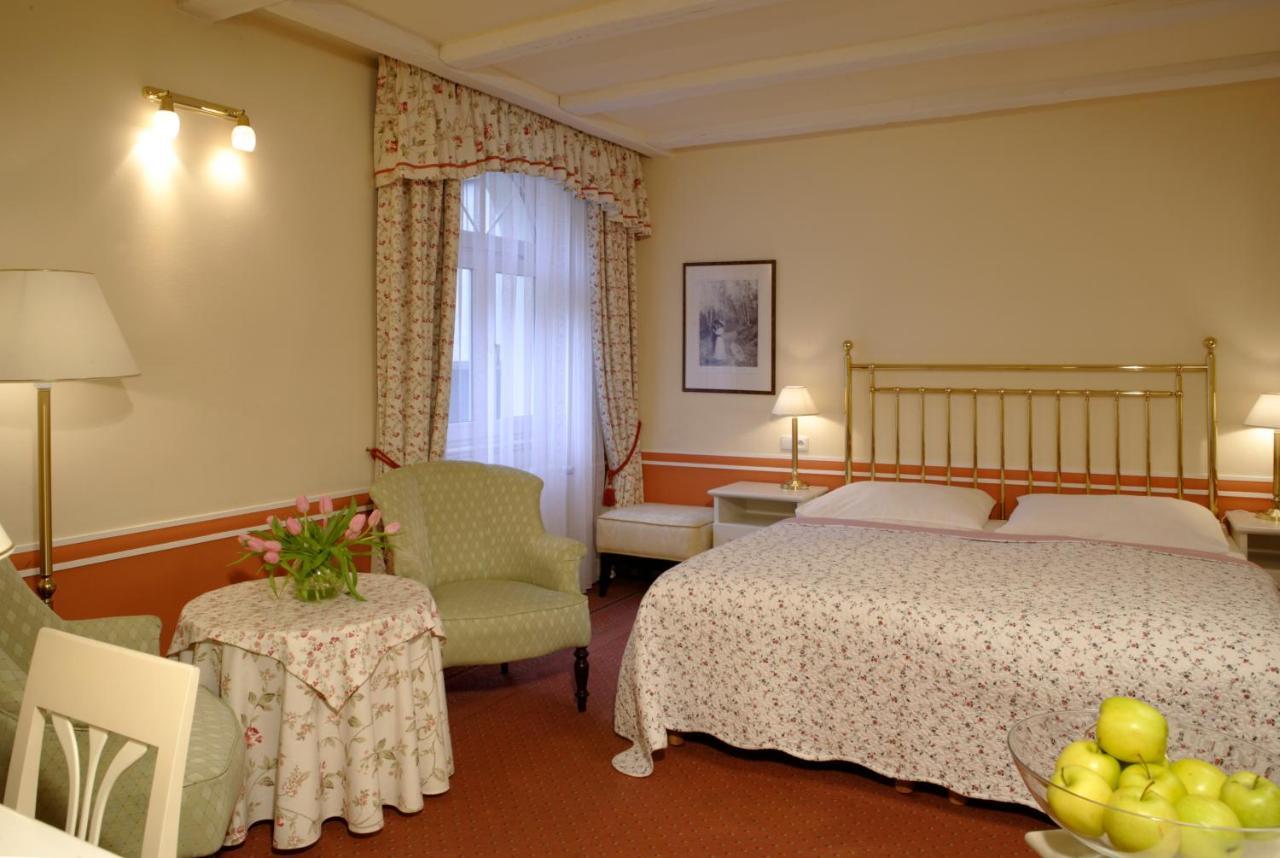 Hotel Embassy Karlovy Vary Habitación foto